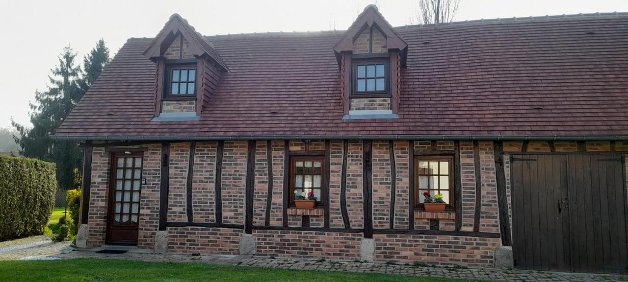 Le Petit Gite De La Varenne Saint-Hellier Exteriér fotografie
